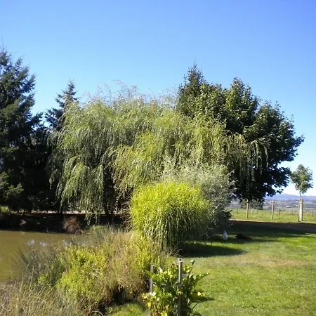 Holiday home Campagnard Avec Poele, Jardin Clos Et Wifi - Fr-1-496-113 *