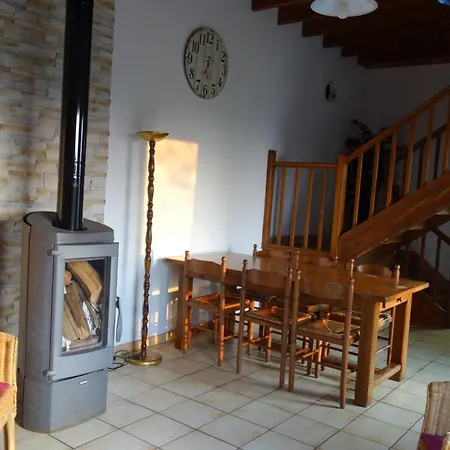 Campagnard Avec Poele, Jardin Clos Et Wifi - Fr-1-496-113 Holiday home